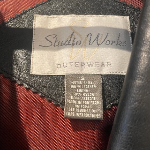 Black real leather woman’s coat - Picture 2 of 3